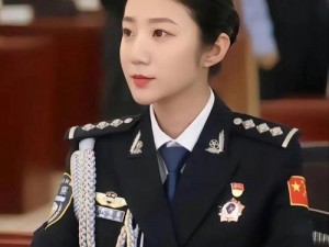 亚洲国产精品警花张津瑜：清纯与性感并存的魅力女神